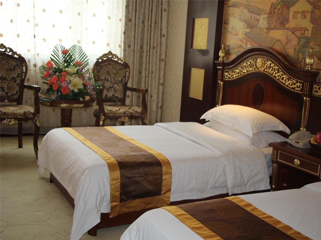New West Street International Hotel Yangshuo Extérieur photo